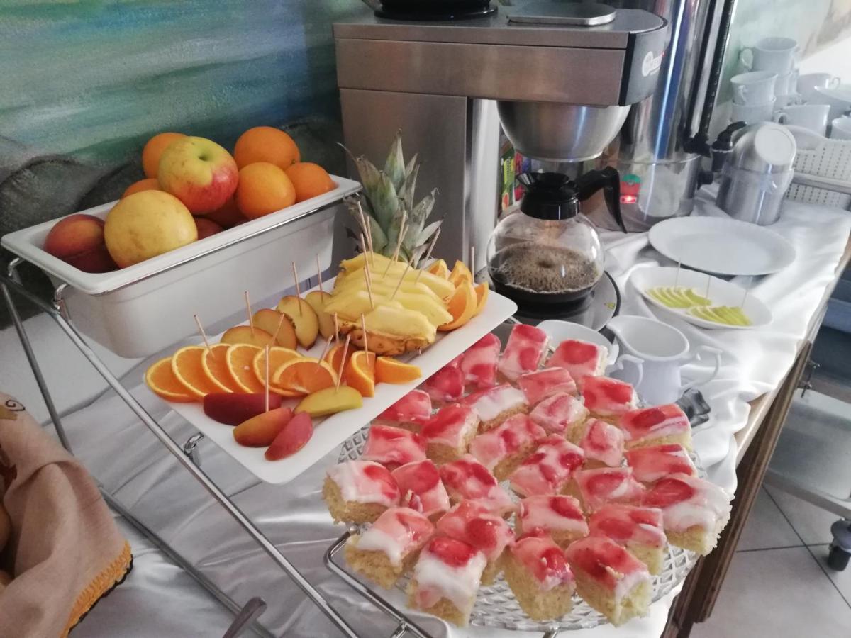 Gosciniec Kaszebe Bed & Breakfast เวบา ภายนอก รูปภาพ